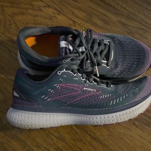 Woman’s Brooks Glycerin 19